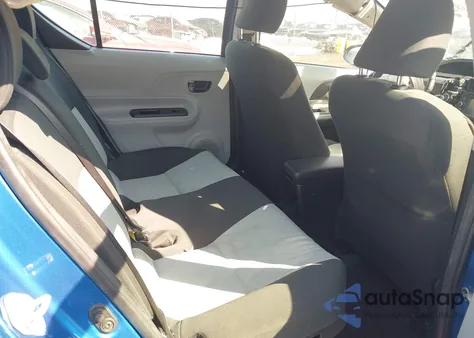 2013 Toyota Prius C Three z USA, uszkodzony, nr VIN JTDKDTB36D1053906